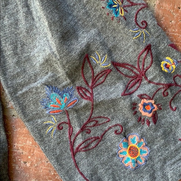 NWT LOFT grey sweater with embroidery - Picture 2 of 5